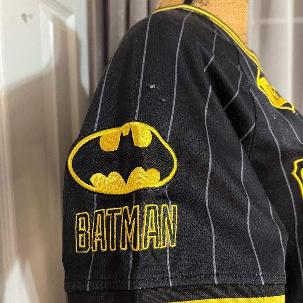 Gotham City Black and Yellow Jersey - Picture 3 of 4